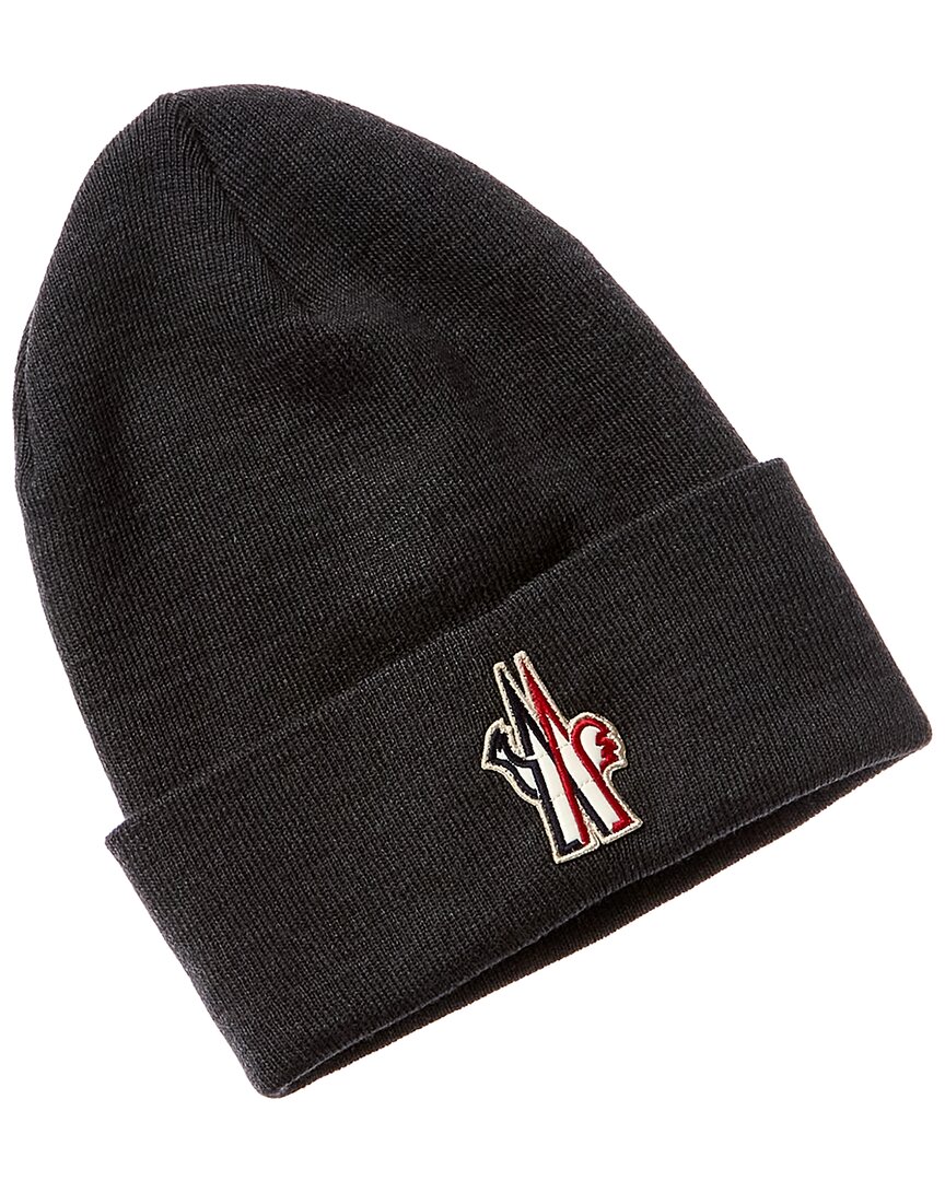 Шерстяная мужская шапка Moncler с нашивкой-логотипом серого цвета