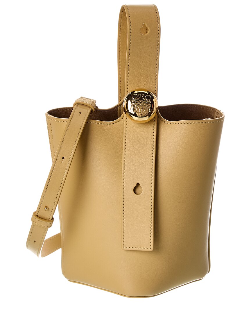 Loewe Pebble Mini Leather Bucket Bag In Sand