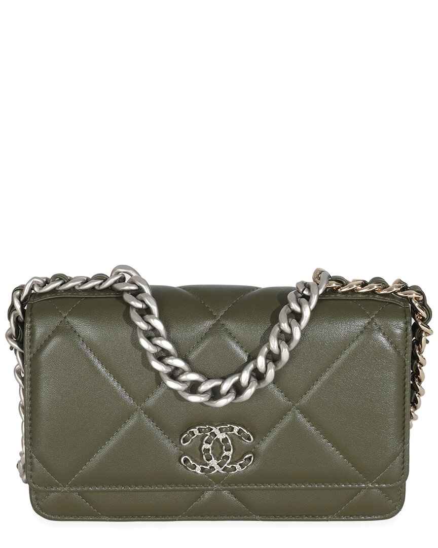 Pre-owned Chanel Green Quilted Goatskin 19 Wallet On Chain (authentic Pre-loved)