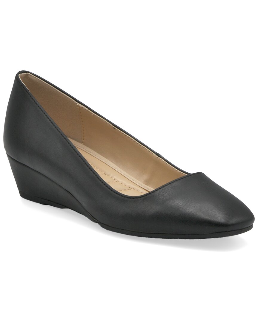 Adrienne Vittadini Palmer Leather Pump