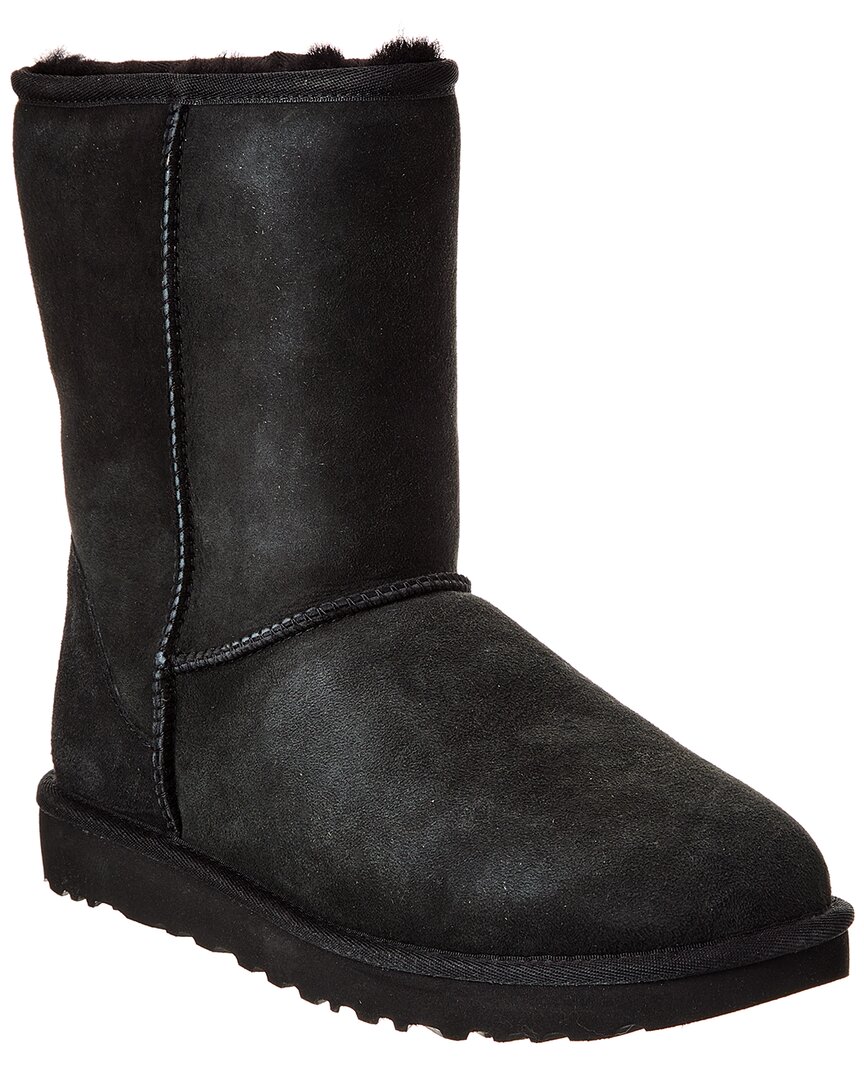UGG UGG CLASSIC SHORT II SUEDE & SHEARLING BOOT 