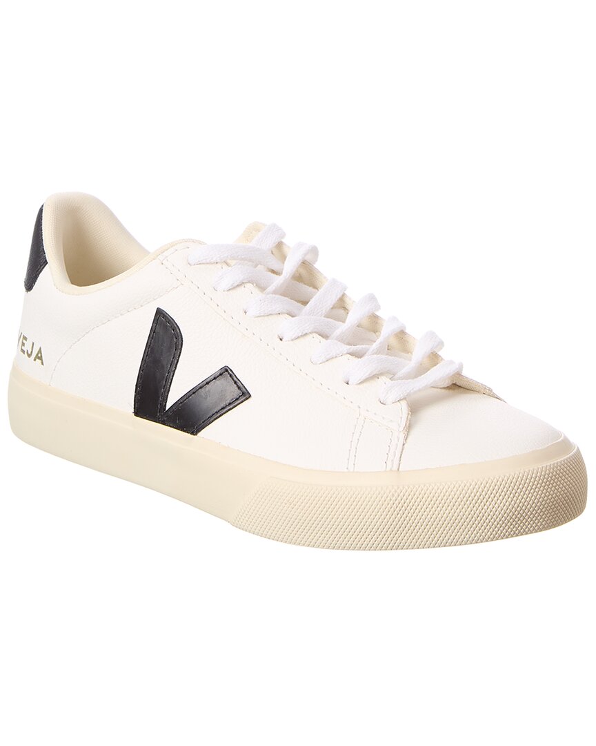 Veja Minimalist White Sneakers With Contrasting Logo In White