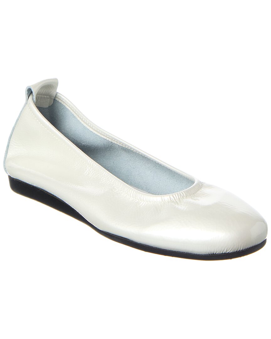 Arche Laius Leather Flat In Yellow