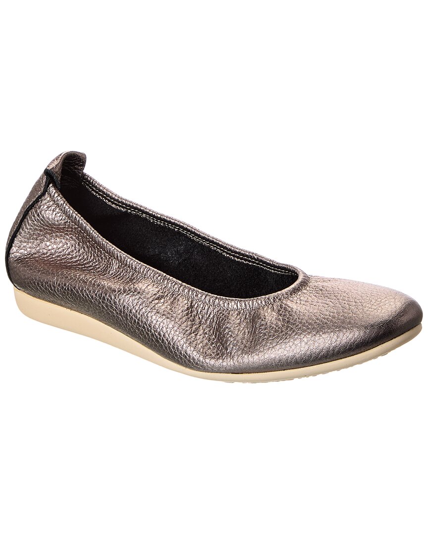 Arche Laius Leather Flat In Gold