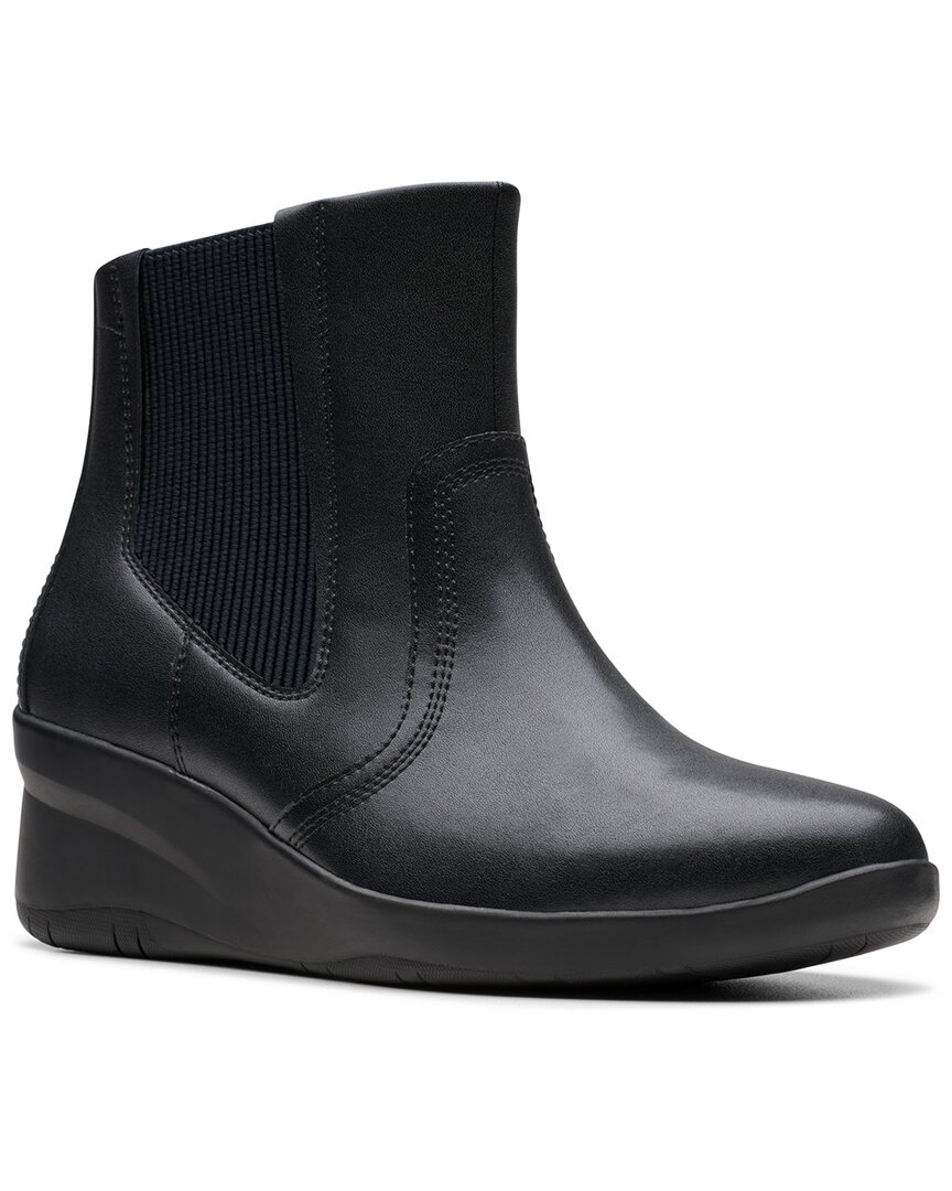 Clarks Suttyn Rae Leather Bootie