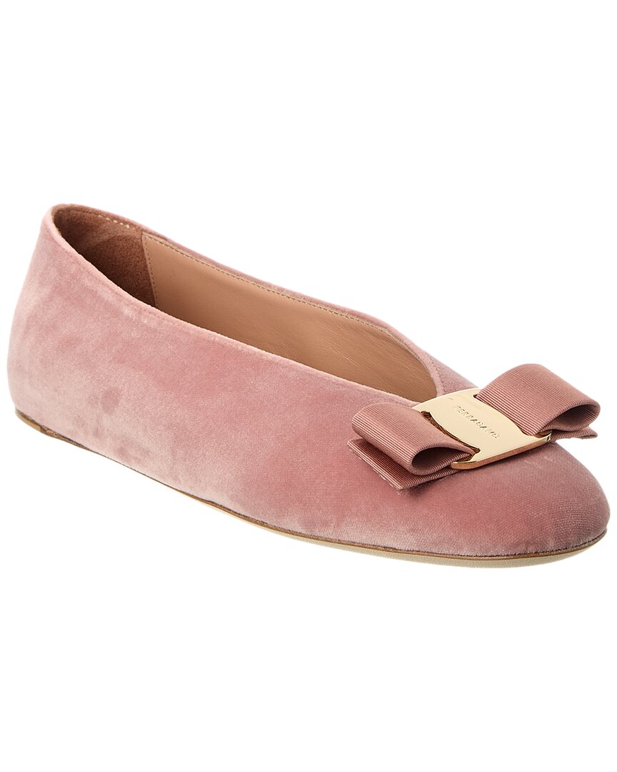 Ferragamo Vara Bow Velvet Flat In Beige