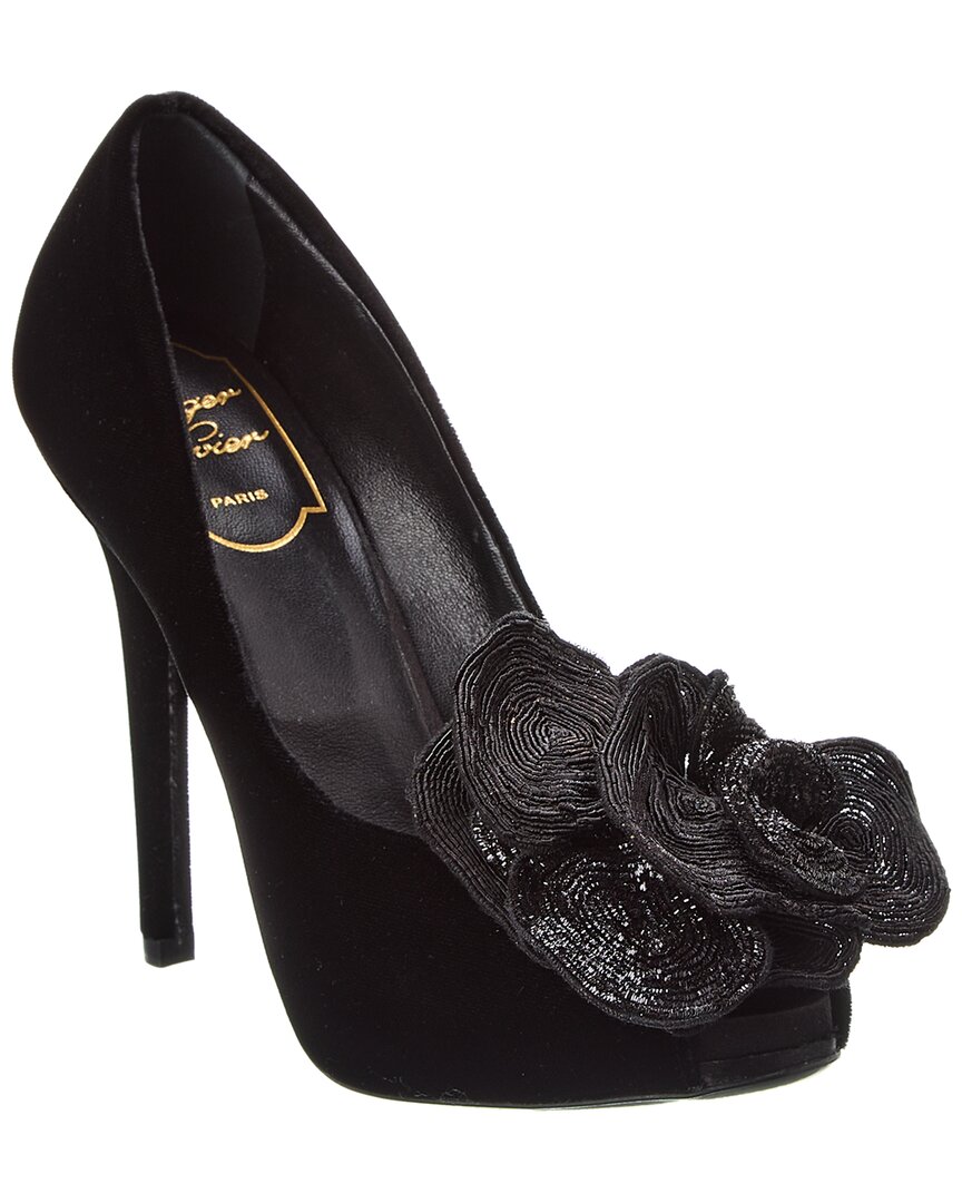 Roger Vivier Velvet Pump In Black