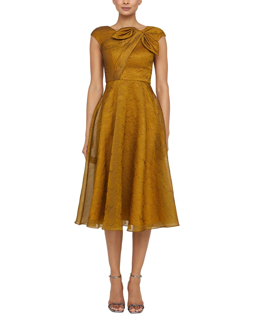 Theia Helen Cocktail Dress In Gold Nectar