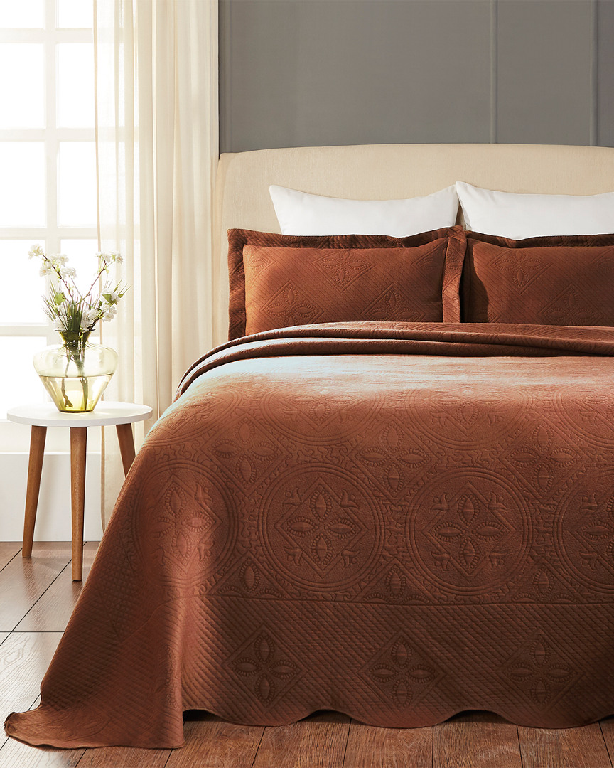 Superior Cotton Celtic Circle Matelasse Bedspread Set In Neutral