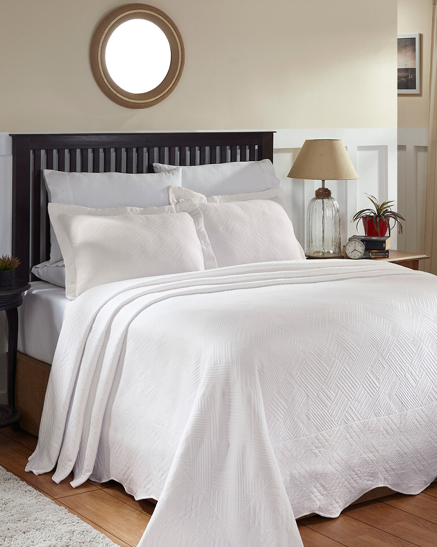 Superior Cotton Geometric Fret Matelasse Bedspread Set In White
