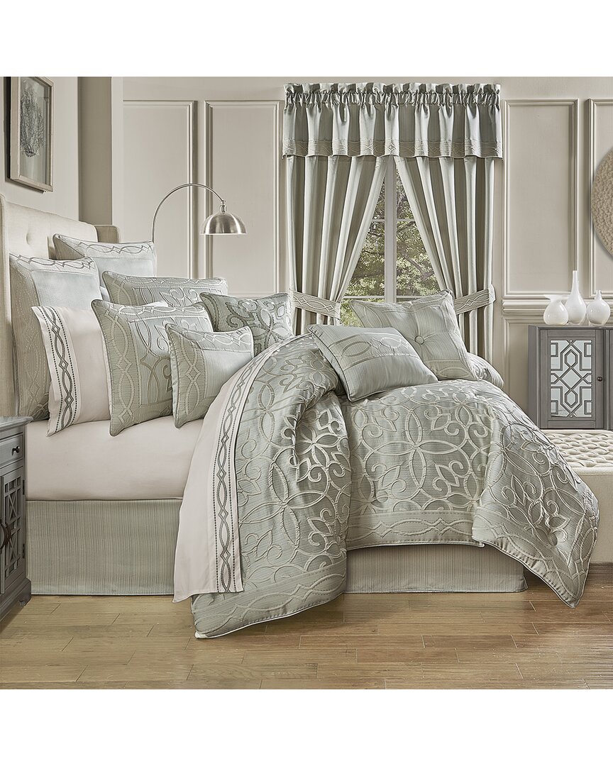 J Queen New York J. Queen New York Five Queens Court Nouveau Comforter Set