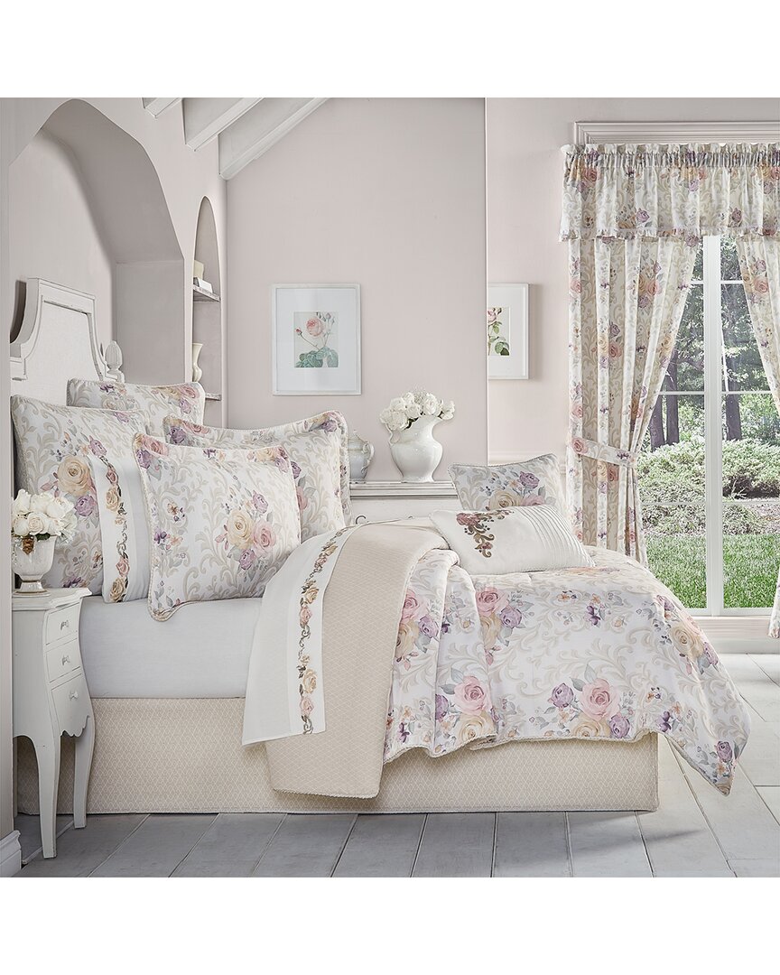 J Queen New York J. Queen New York Royal Court Chardonnay Comforter Set