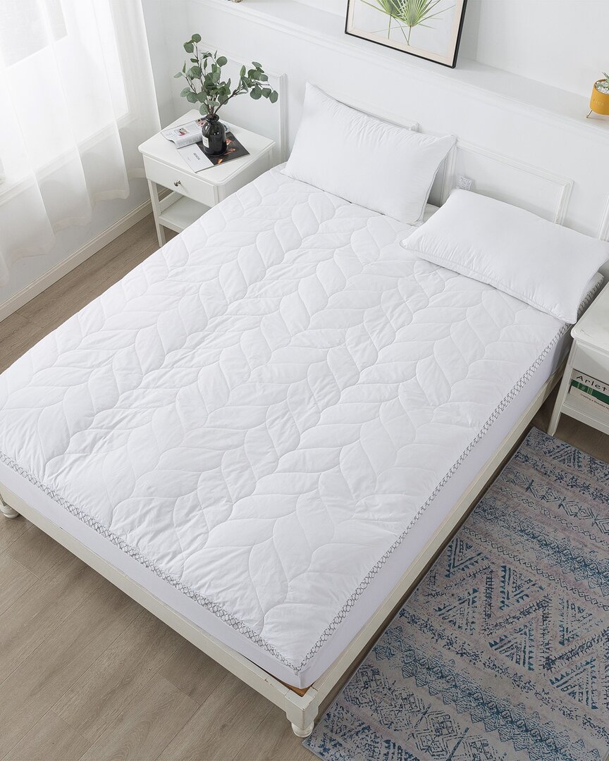 Waverly Quilted Dual Chamber 1.5in Feather Topper In White