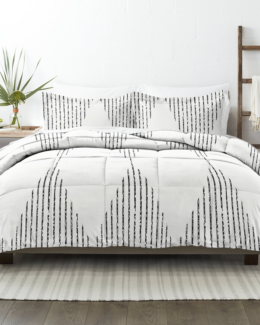 Home Collection Premium Ultra Soft Diamond Stripe Down-alternative Comforter In Gray