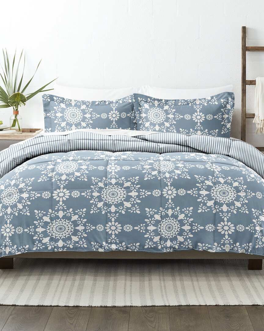 Home Collection Premium Ultra Soft Daisy Medallion Reversible Down-alternative Comforter In Blue