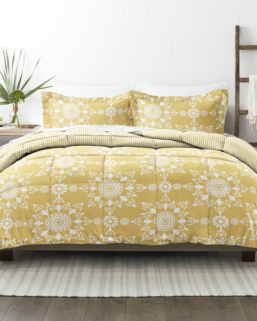 Home Collection Premium Ultra Soft Daisy Medallion Reversible Down-alternative Comforter In Yellow