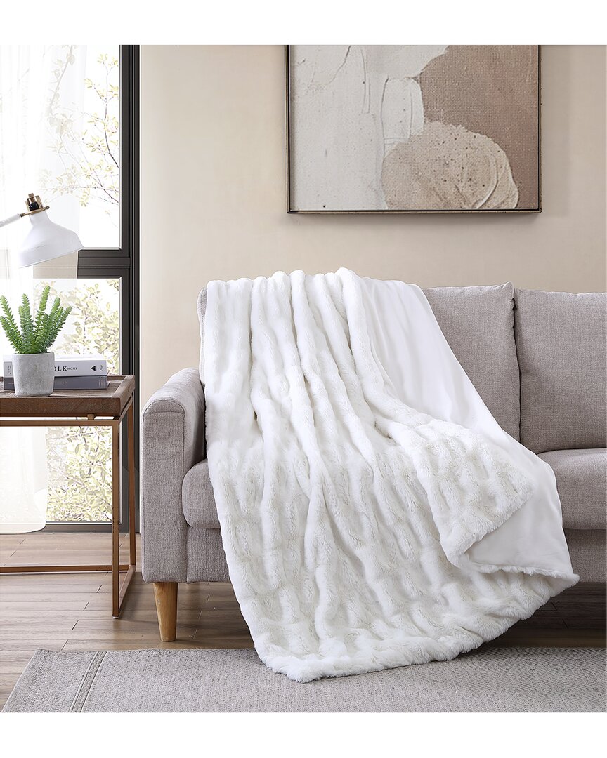 Shop The Nesting Company Juniper Throw In White