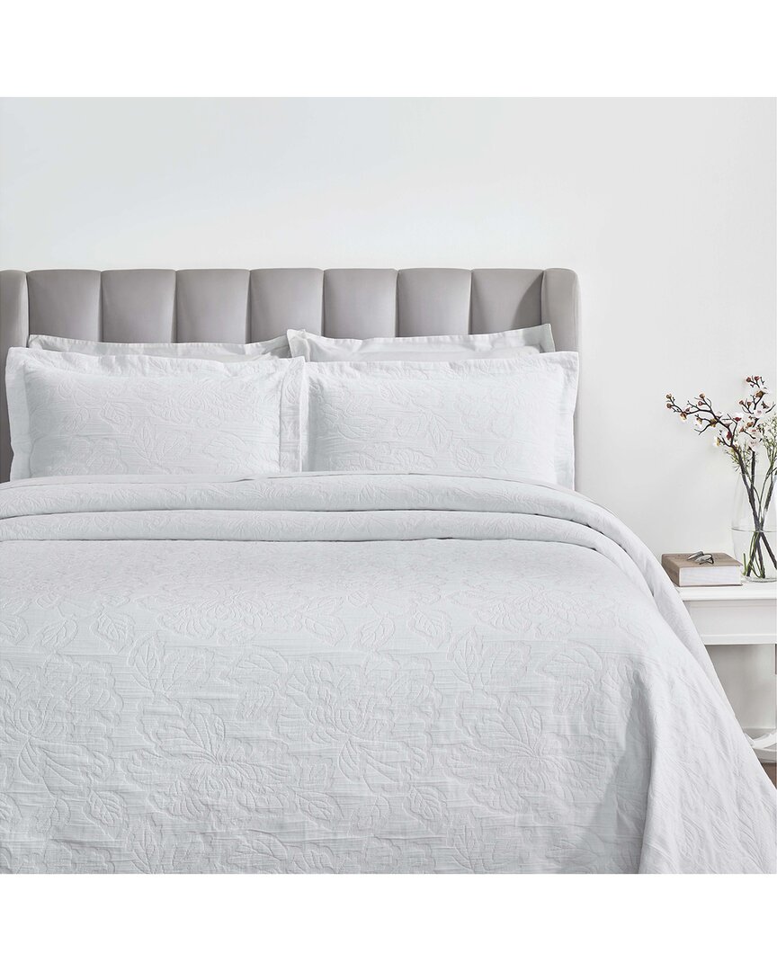 Superior Hibiscus Medium Weight Matelasse Woven Bedspread Set In White