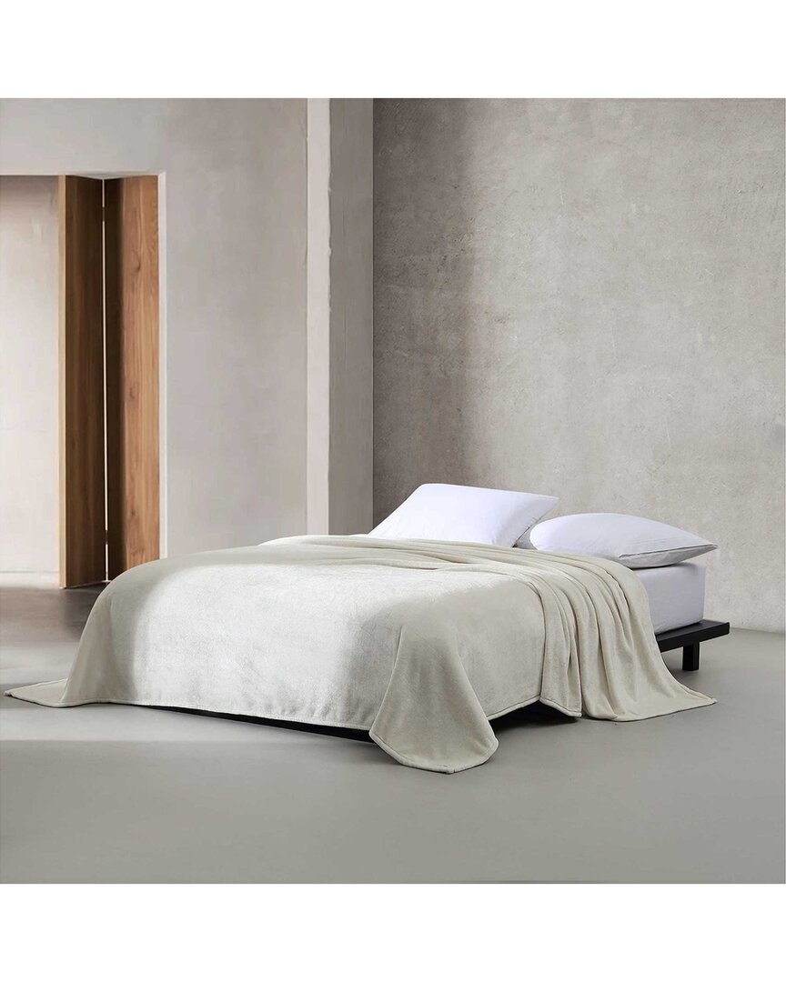Calvin Klein Core Plush Solid Plush Blanket In Neutral