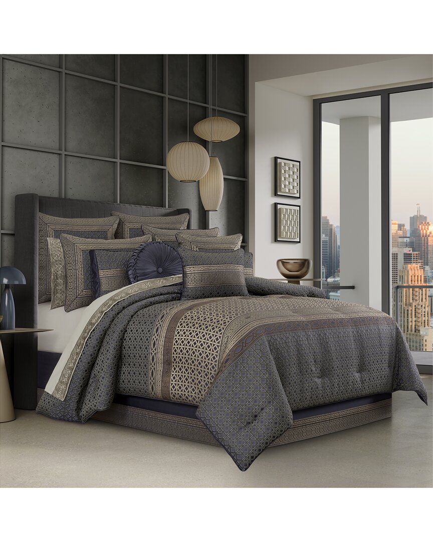 J QUEEN NEW YORK J. QUEEN NEW YORK ALARO COMFORTER SET