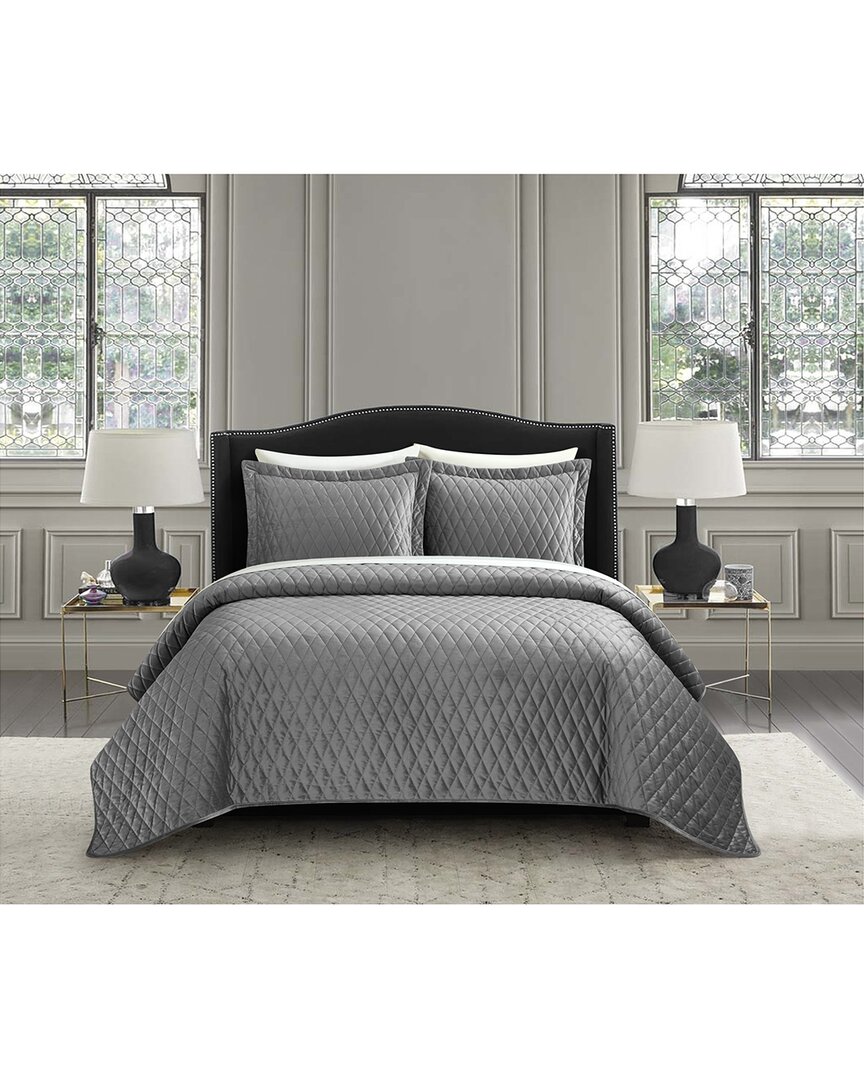 New York And Company Wafa Quilt Set In Grey