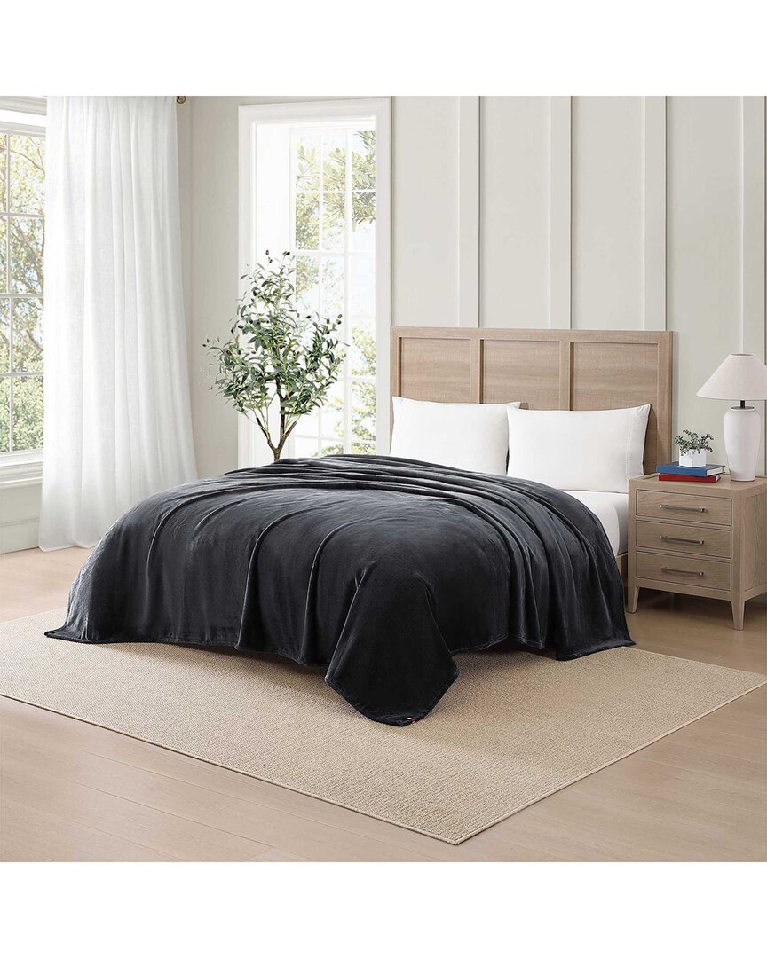 Tommy Hilfiger Th Solid Plush Blanket