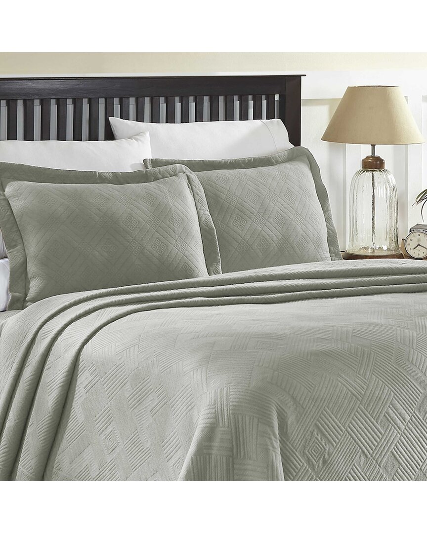 Superior Geometric Fret Cotton Jacquard Matelasse Scalloped Bedspread Set In Metallic