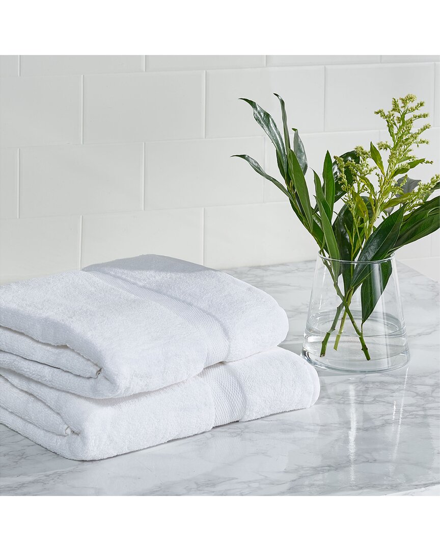 Shop Safavieh Plush 2pc Bath Towel Set In White