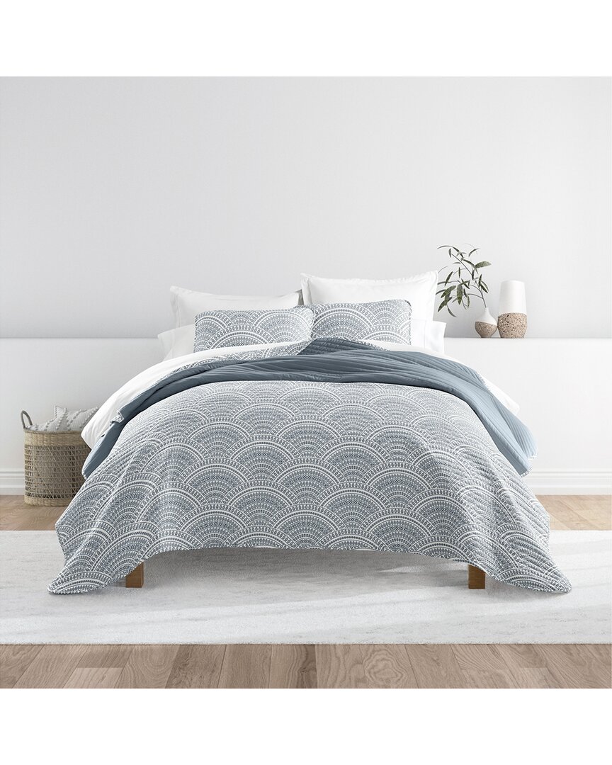 Home Collection All Season Scallop Reversible Quilt Set In Blue