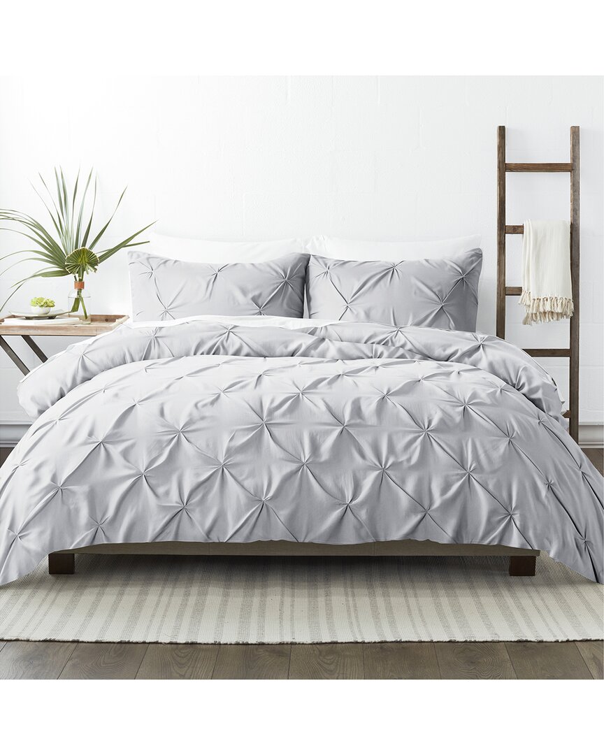 Home Collection Ultra Soft Pinch Pleat Light Grey Duvet Set In Grey