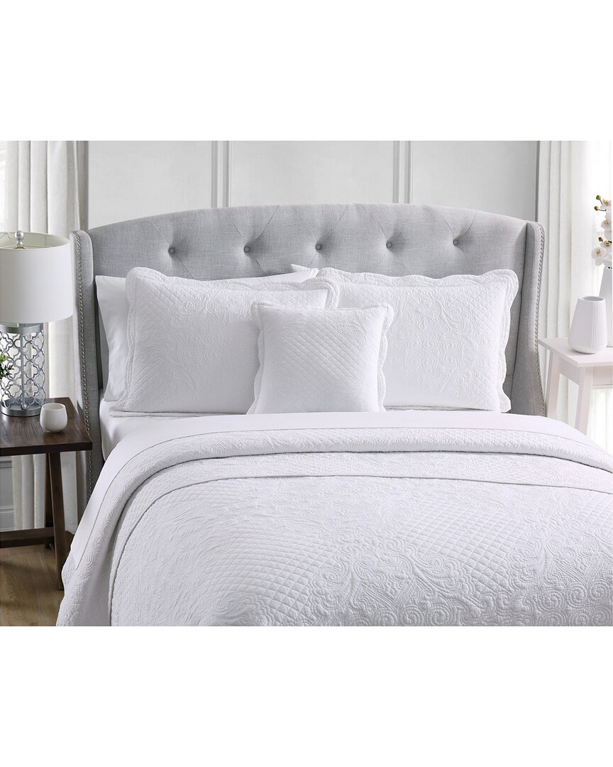 French Tile Scalloped 4pc Quilt Set In White