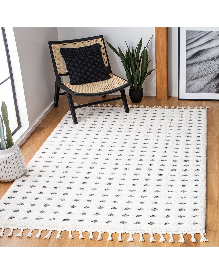 Safavieh Moroccan Tassel Shag Polypropylene Pile Rug In White