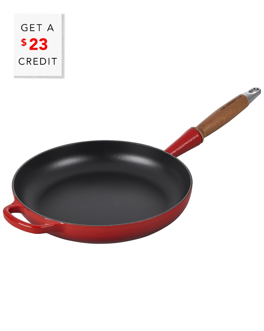 LE CREUSET LE CREUSET SIGNATURE 10.25IN ROUND FRY PAN WITH WOOD HANDLE WITH $23 CREDIT 