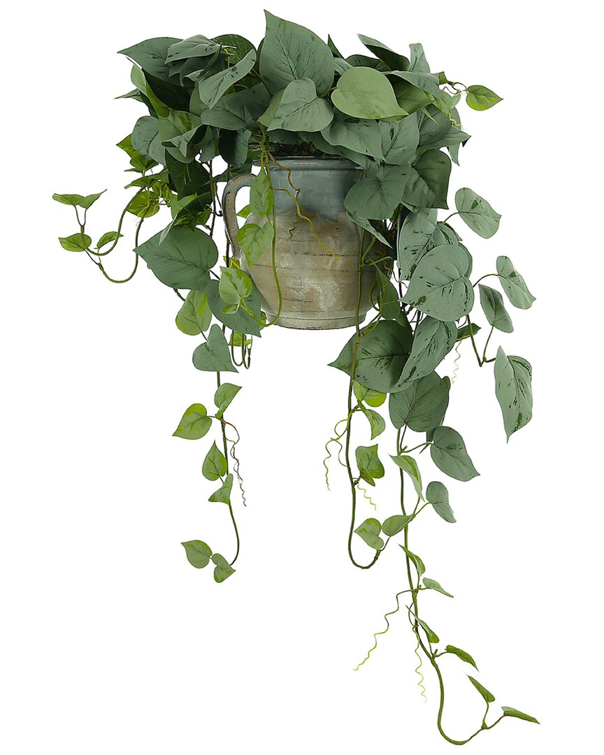 Creative Displays Draping Frosted Ivy In Green