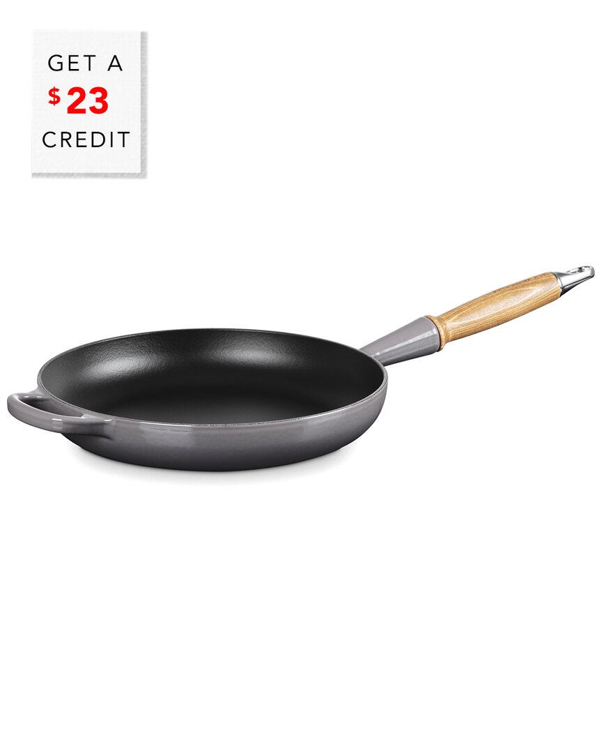 LE CREUSET LE CREUSET SIGNATURE 10.25IN ROUND FRY PAN WITH WOOD HANDLE WITH $23 CREDIT 