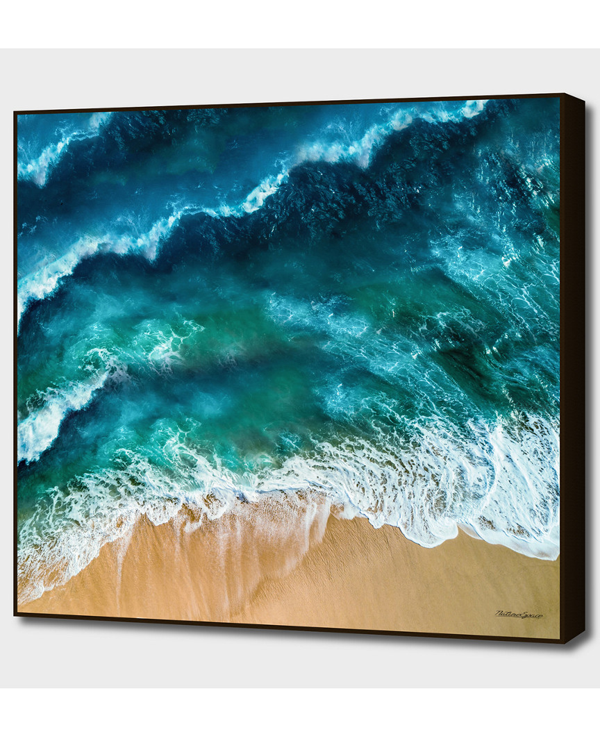 Curioos Contrasted Sea By Nature Space