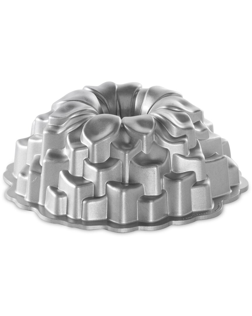 Nordic Ware Cast Aluminum 10.5in Blossom Bundt Pan In Metallic